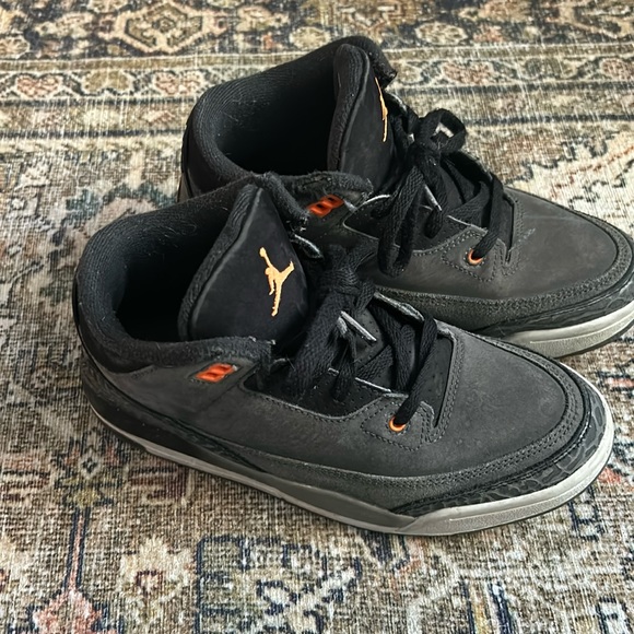 Nike Jordan 3’s size 3.5 Y - Picture 1 of 6